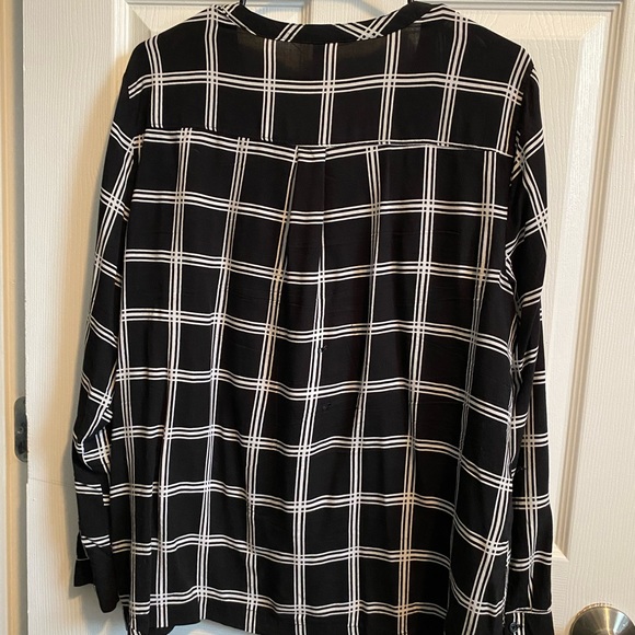 Black/white - Picture 2 of 4